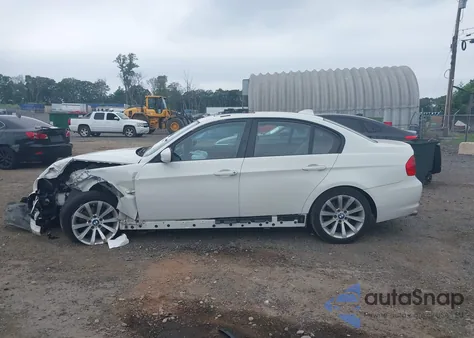 2011 BMW 328I xDrive z USA, uszkodzony, nr VIN WBAPK5C53BA655230